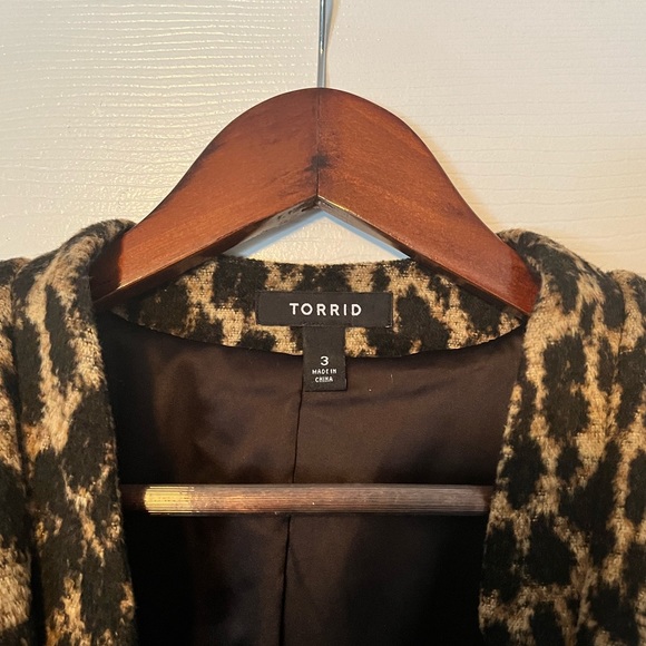 Torrid size 3X Leopard print wool car coat! Like new condition! - Picture 6 of 8